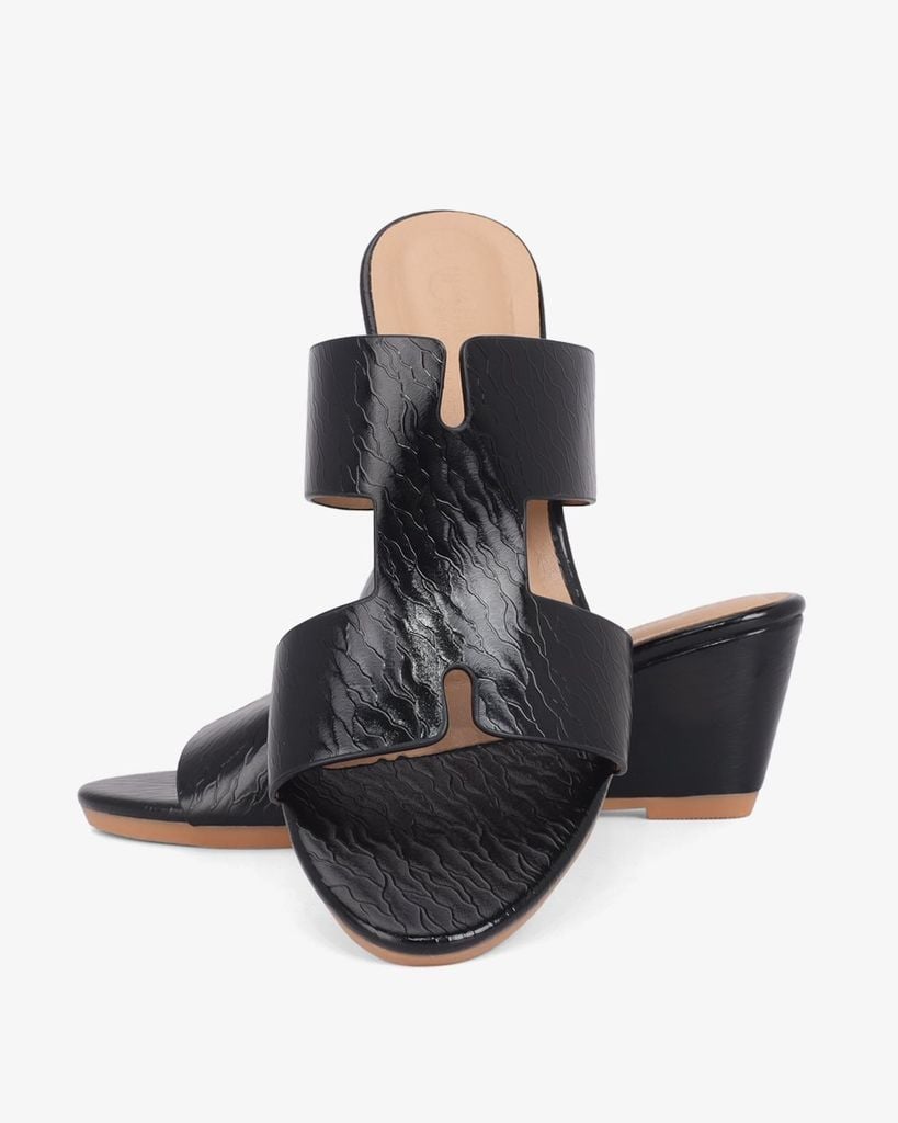 Dép Đế Xuồng Hạnh Dung Quai Đơn Giản 6F HD02257AB