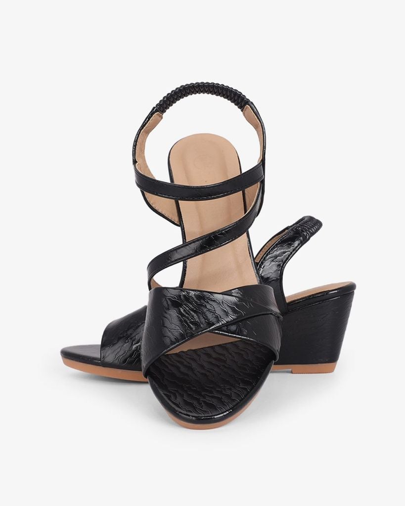 Sandal Đế Xuồng Hạnh Dung Quai Đắp Mảnh Chéo 6F HD02259AB