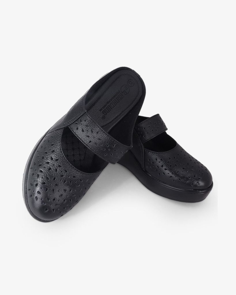 Dép Bít Mũi Hạnh Dung Đục Lỗ Vân Hoa HD041049AD