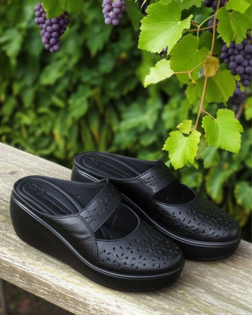 Dép Bít Mũi Hạnh Dung Đục Lỗ Vân Hoa HD041049AD