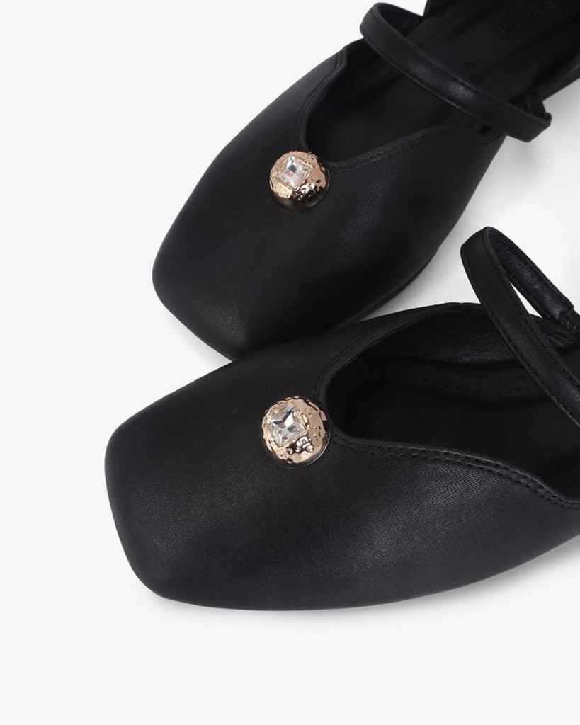 Sandal Hạnh Dung Bít Mũi Khóa Tròn HD0943AS