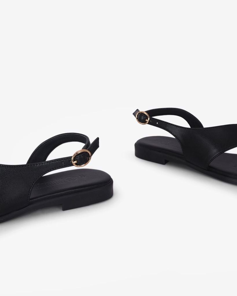 Sandal Xẹp Hạnh Dung Xỏ Ngón Khóa Vàng HD1074BN