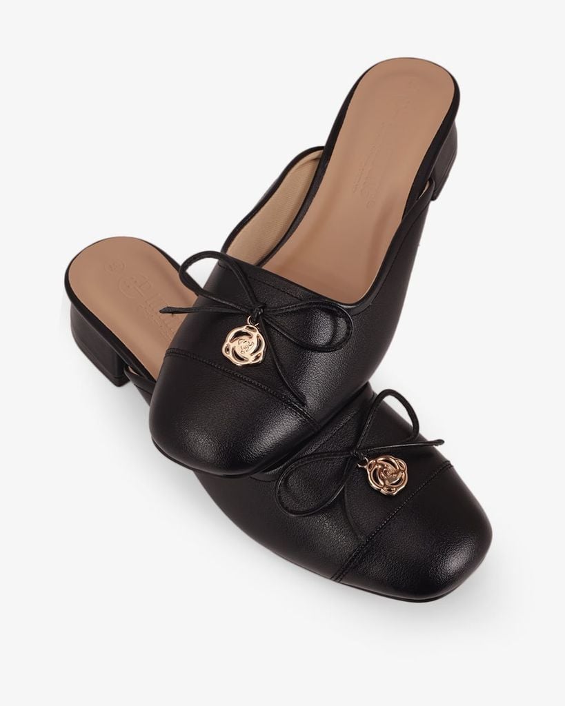 Dép Bít Mũi Hạnh Dung Nơ Mảnh Kèm Khóa Hoa Vàng HD12301AM