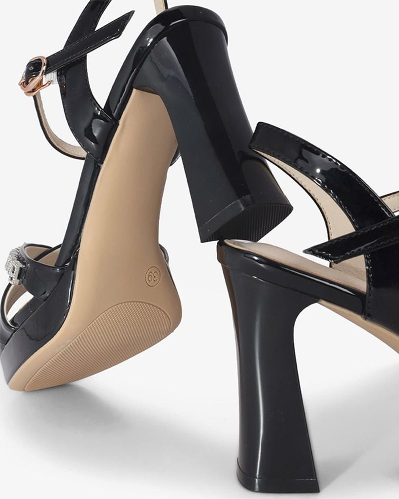 Sandal Cao Gót Hạnh Dung Quai Chéo Khóa HD27284BI