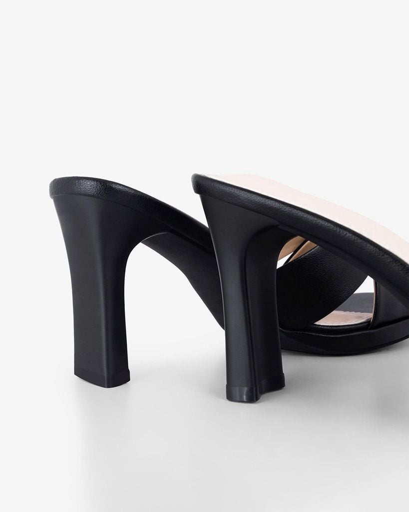 Dép Cao Gót Hạnh Dung Quai Chéo Khóa D HD27315BI