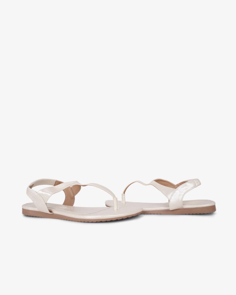 Sandal Xẹp Hạnh Dung Xỏ Ngón T HD02246AB