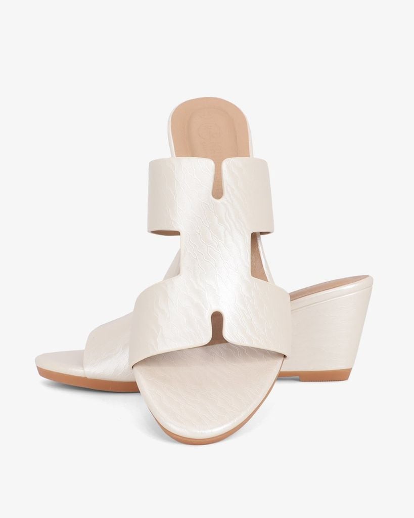 Dép Đế Xuồng Hạnh Dung Quai Đơn Giản 6F HD02257AB