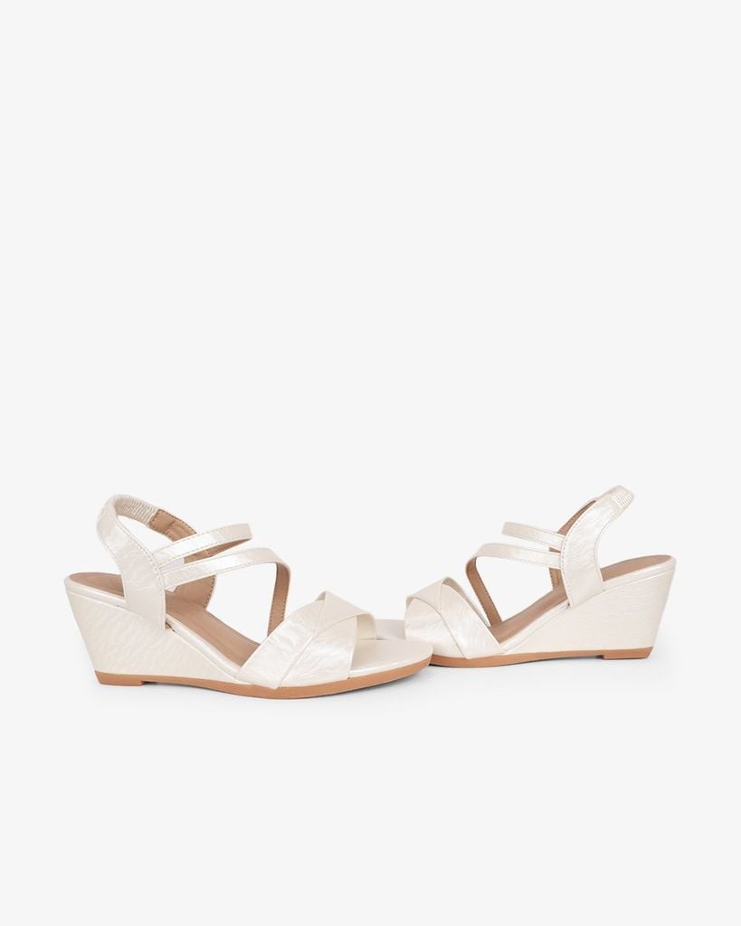 Sandal Đế Xuồng Hạnh Dung Quai Đắp Mảnh Chéo 6F HD02259AB