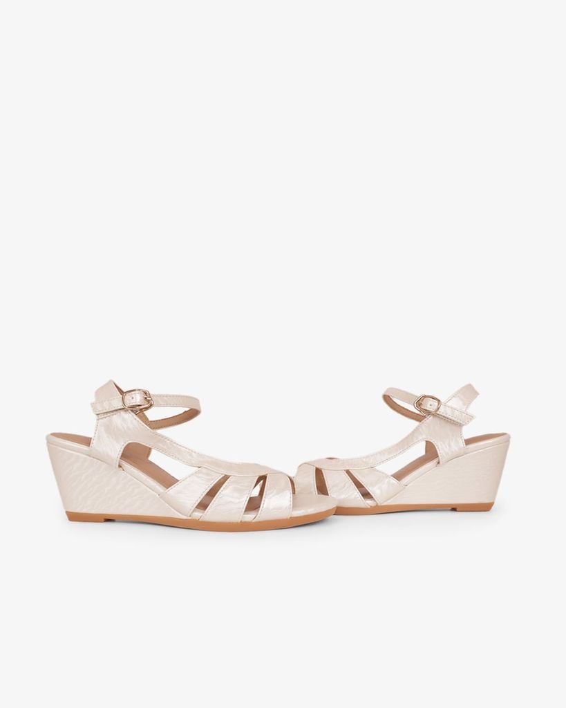 Sandal Đế Xuồng Hạnh Dung Nhiều Dây Nối Bên Vân Đá 6F HD02261AB