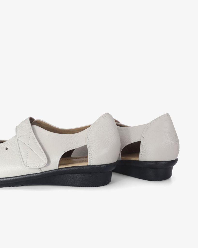 Giày Búp Bê Hạnh Dung Đục Lỗ Mũi Tròn HD041074AD