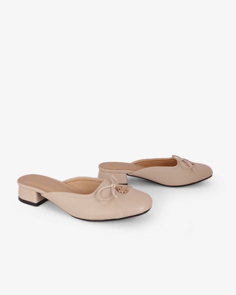 Dép Bít Mũi Hạnh Dung Nơ Mảnh Kèm Khóa Hoa Vàng HD12301AM