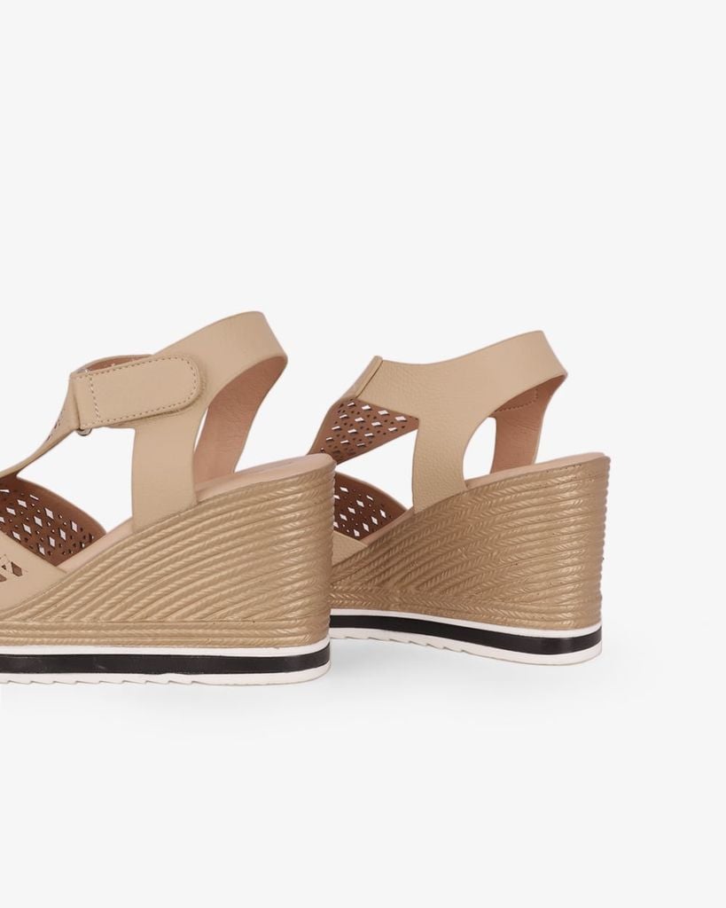 Sandal Đế Xuồng Hạnh Dung Quai Yếm Đục Lỗ HD29199AY