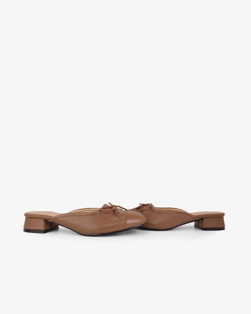 Dép Bít Mũi Hạnh Dung Nơ Mảnh Kèm Khóa Hoa Vàng HD12301AM