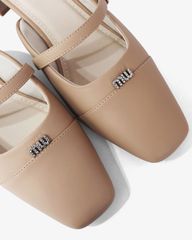 Dép Bít Mũi Hạnh Dung Mũi Vuông Thanh Lịch HD27291BI