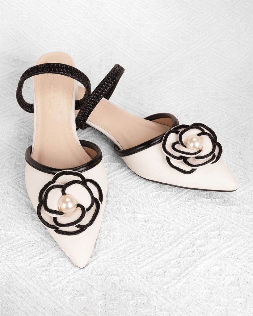 Giày Sandal Hạnh Dung Bít Mũi Hoa Ngọc Trai HD1133AV