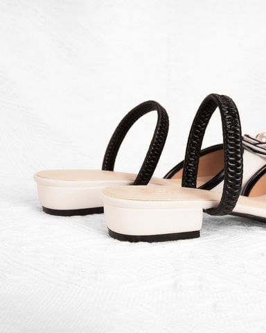Giày Sandal Hạnh Dung Bít Mũi Hoa Ngọc Trai HD1133AV