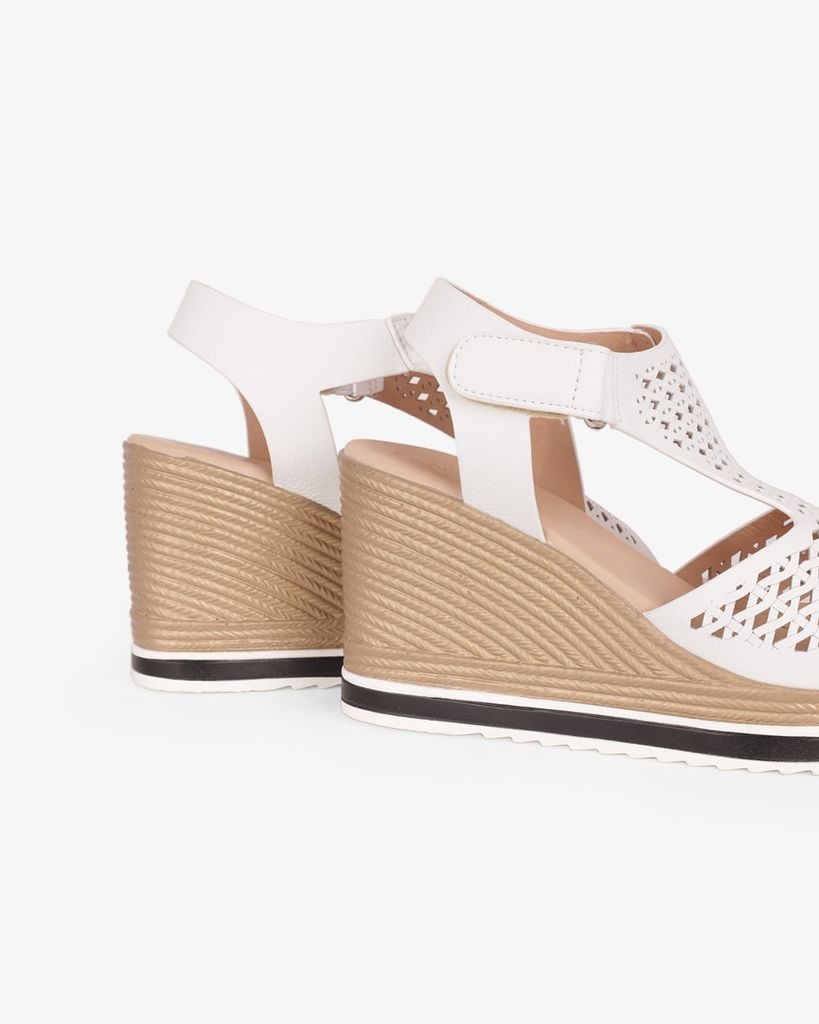 Sandal Đế Xuồng Hạnh Dung Quai Yếm Đục Lỗ HD29199AY