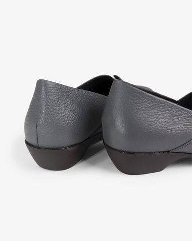 Giày Đế Xuồng Hạnh Dung Viền Chỉ Cách Điệu HD04975AD