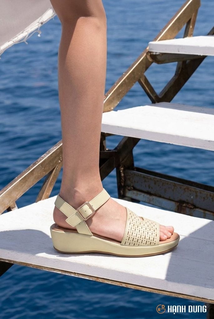 Sandal Đế Xuồng Hạnh Dung Quai Laser HD29179AY