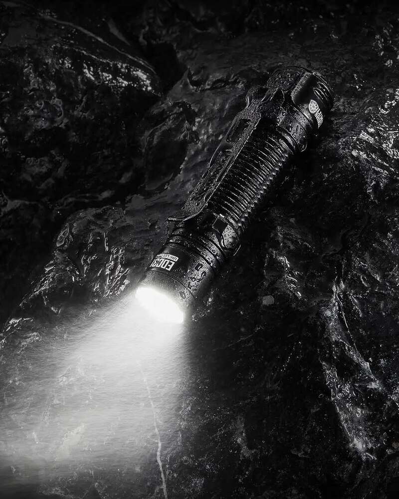 Đèn pin cầm tay mini siêu sáng Nitecore EDC31