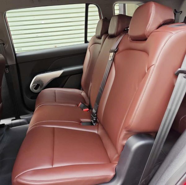 Tổng hợp mẫu ghế da giá rẻ cho xe Limo Green