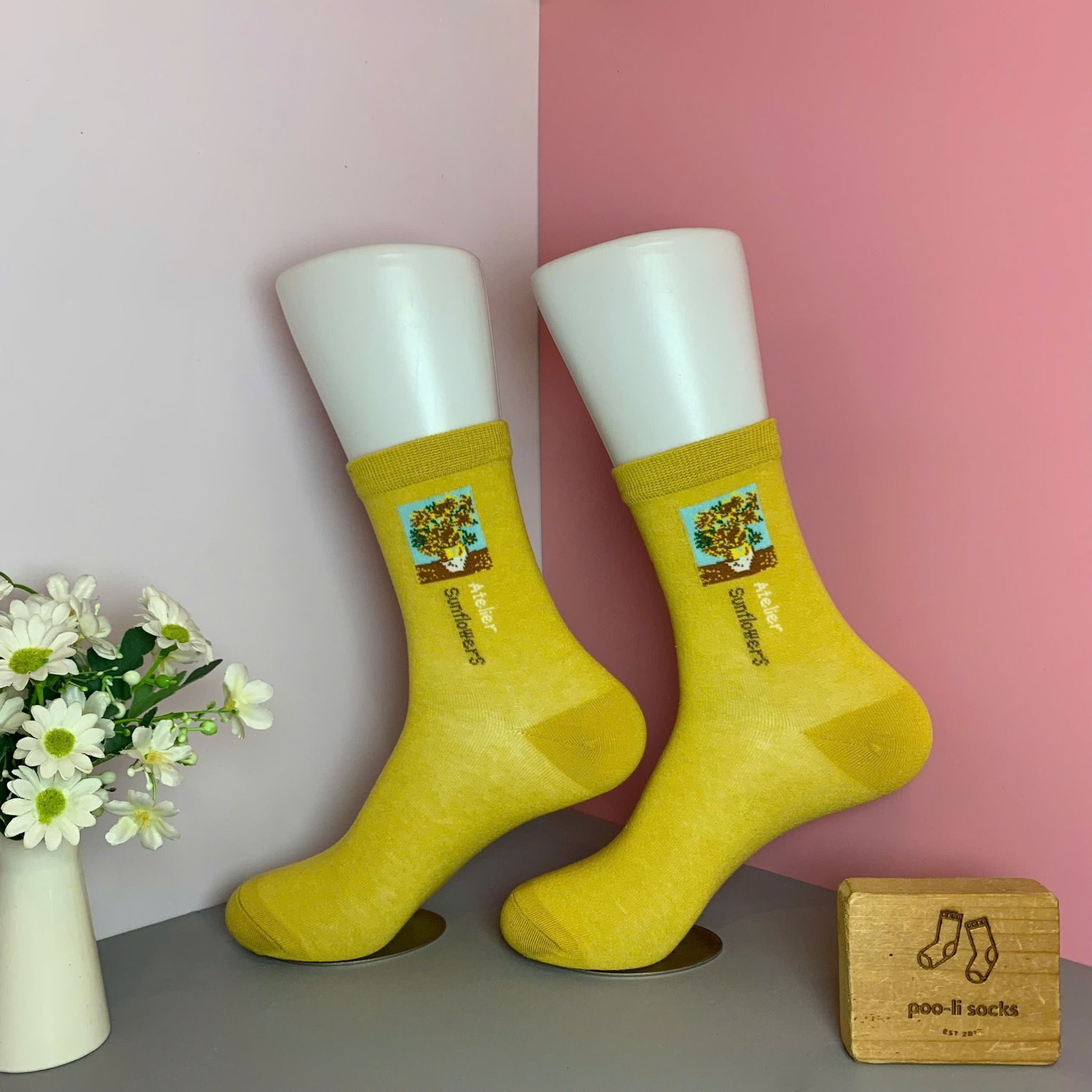 Vớ trung họa tiết nghệ thuật