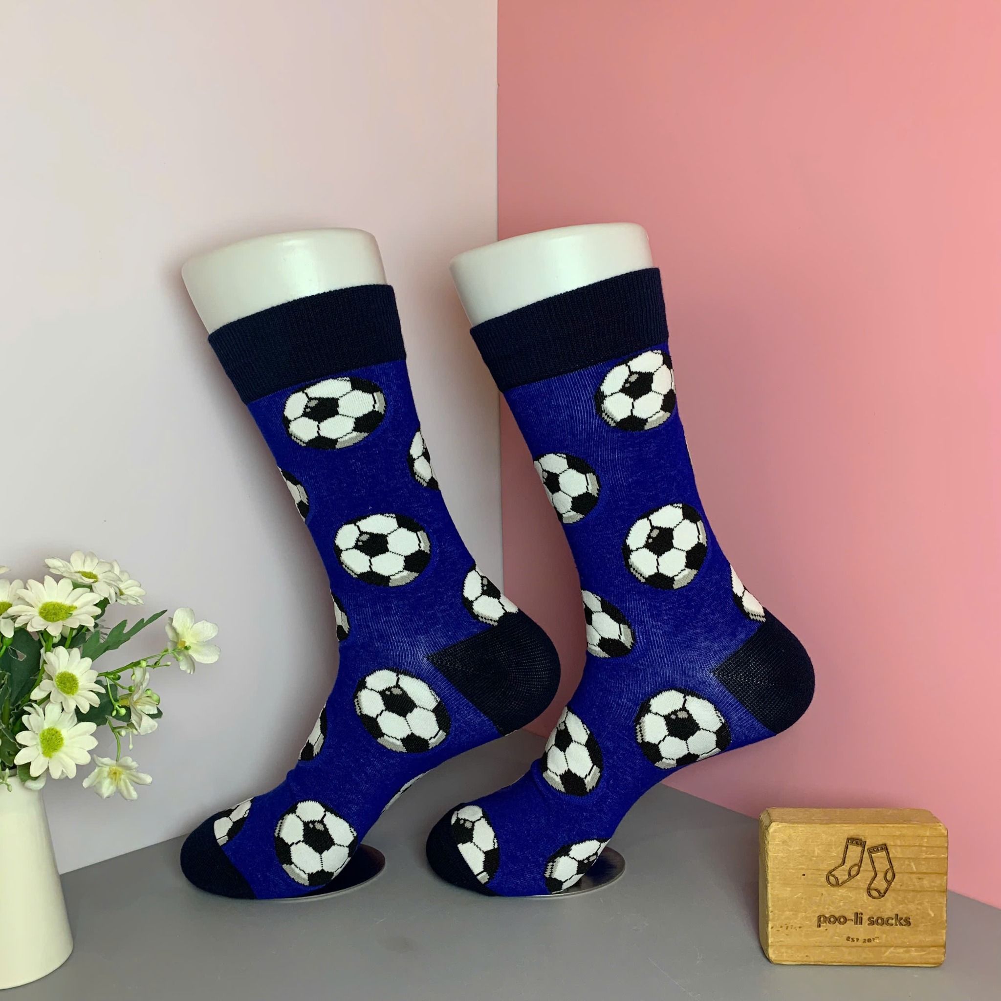 Vớ dài xanh dương hoạ tiết trái banh