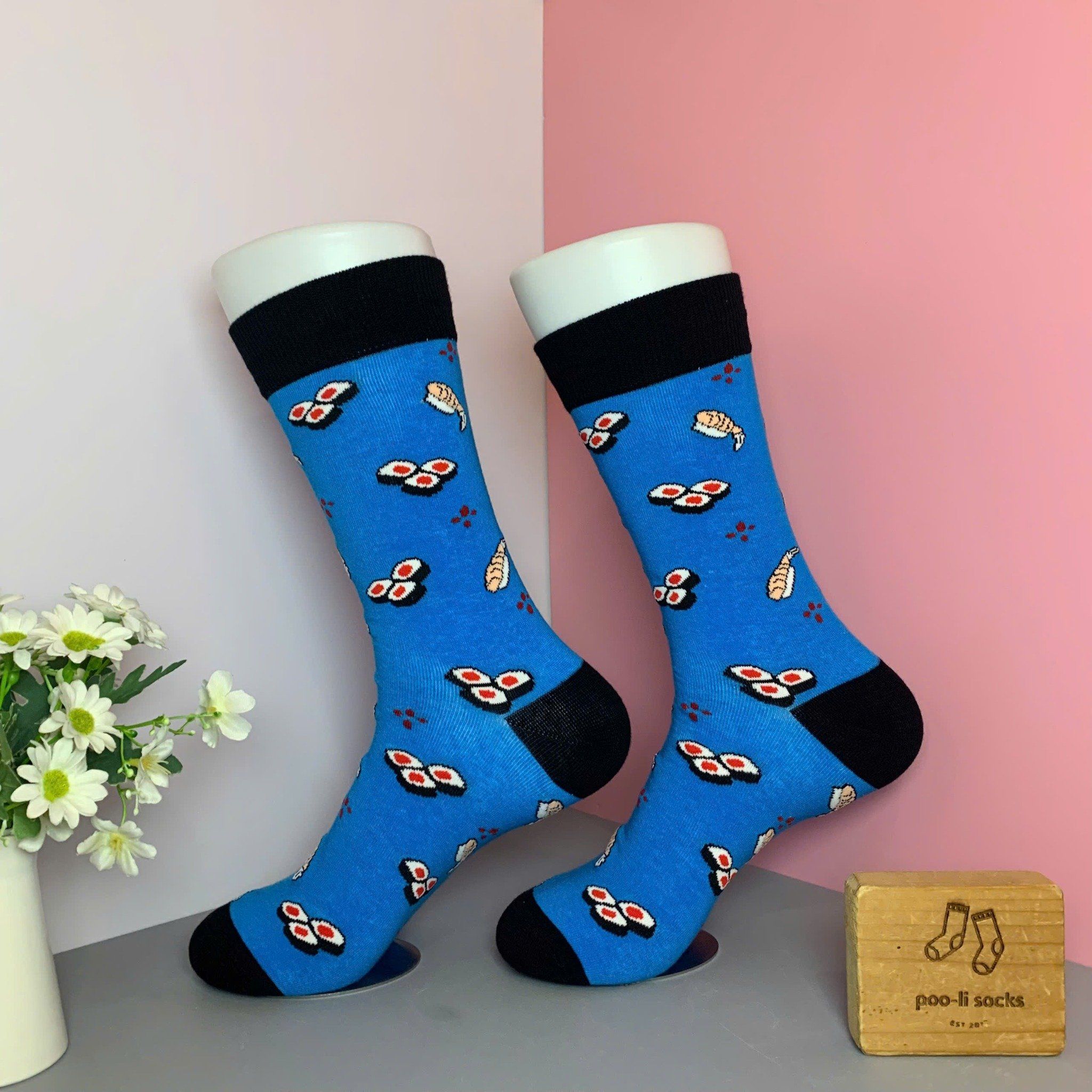 Vớ dài xanh dương hoạt tiết sushi