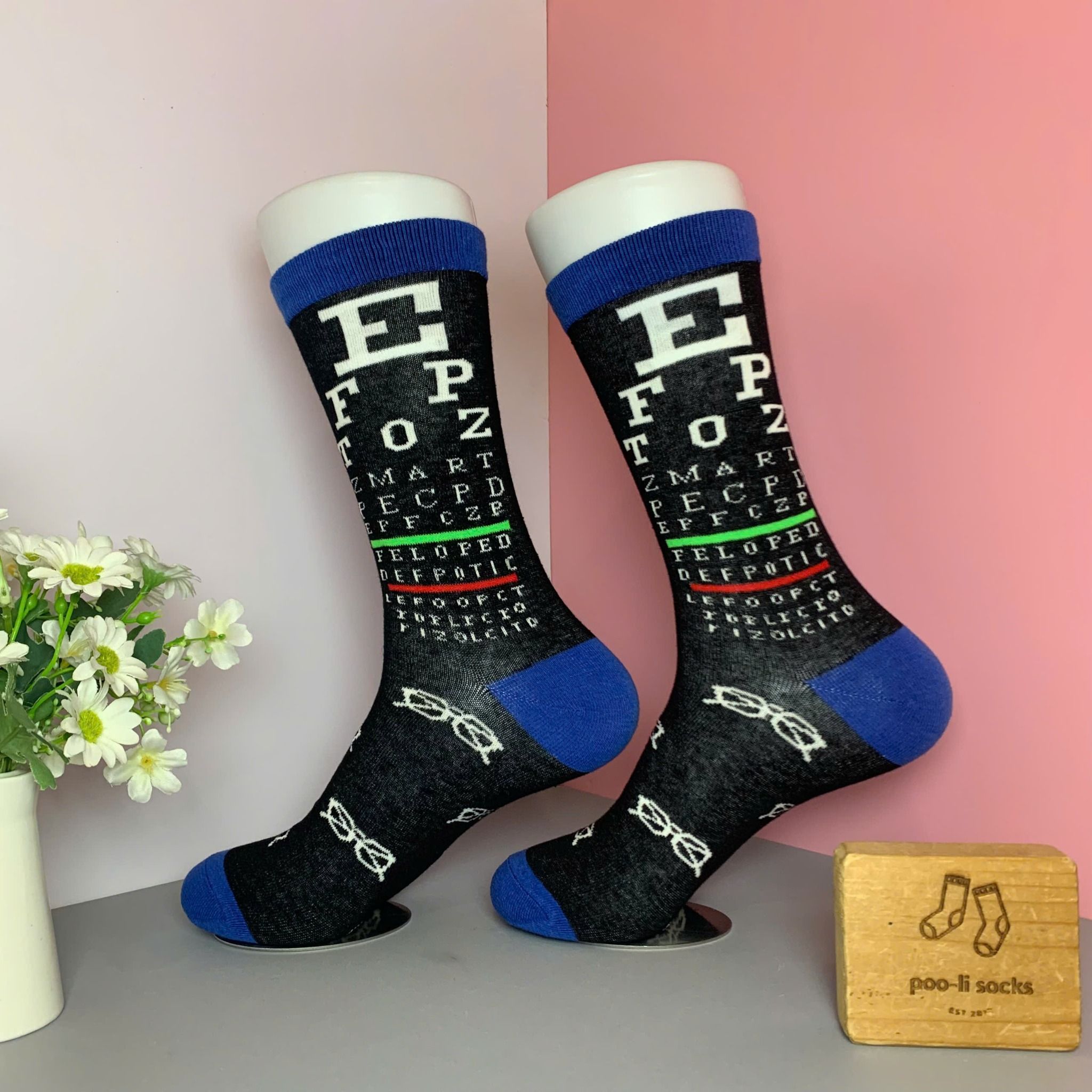 Vớ dài đen xanh hoạ tiết bảng kiểm tra độ mắt