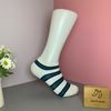 Vớ ngắn họa tiết sọc xanh lá to