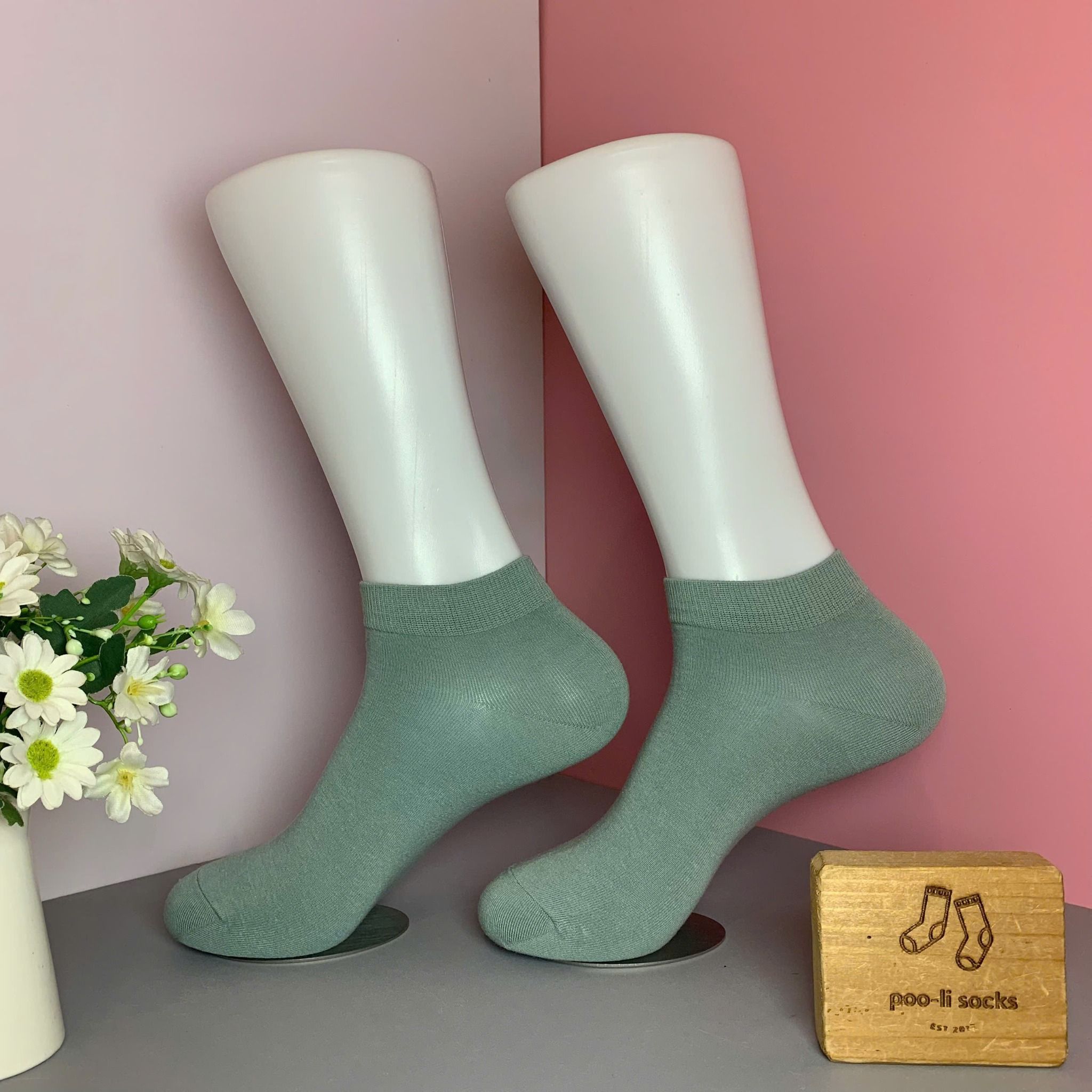 Vớ ngắn họa tiết màu trơn xanh lá