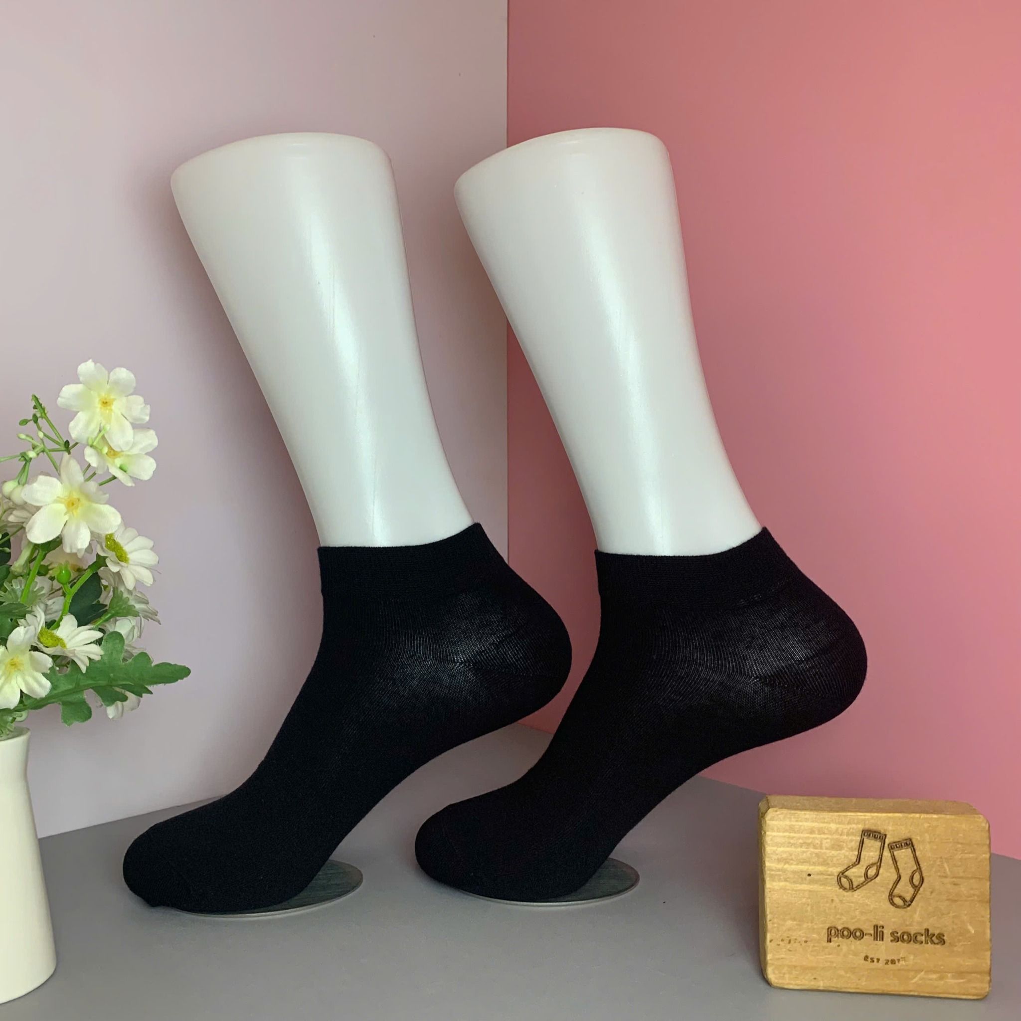 Vớ ngắn họa tiết màu trơn đen