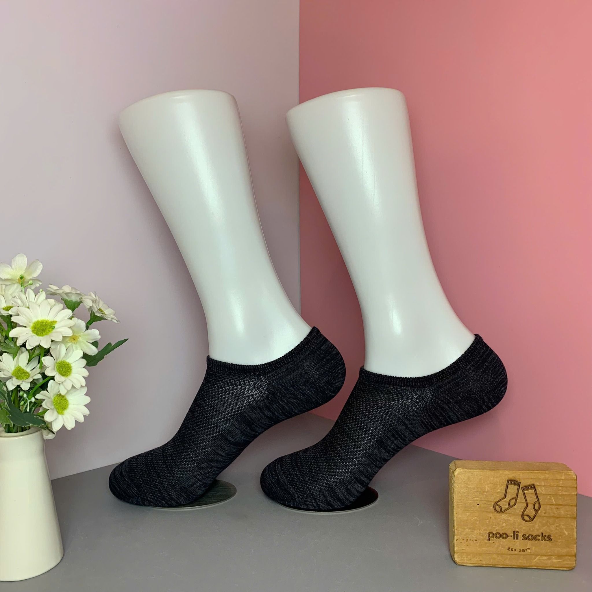 Vớ ngắn họa tiết xám đậm cổ ngắn