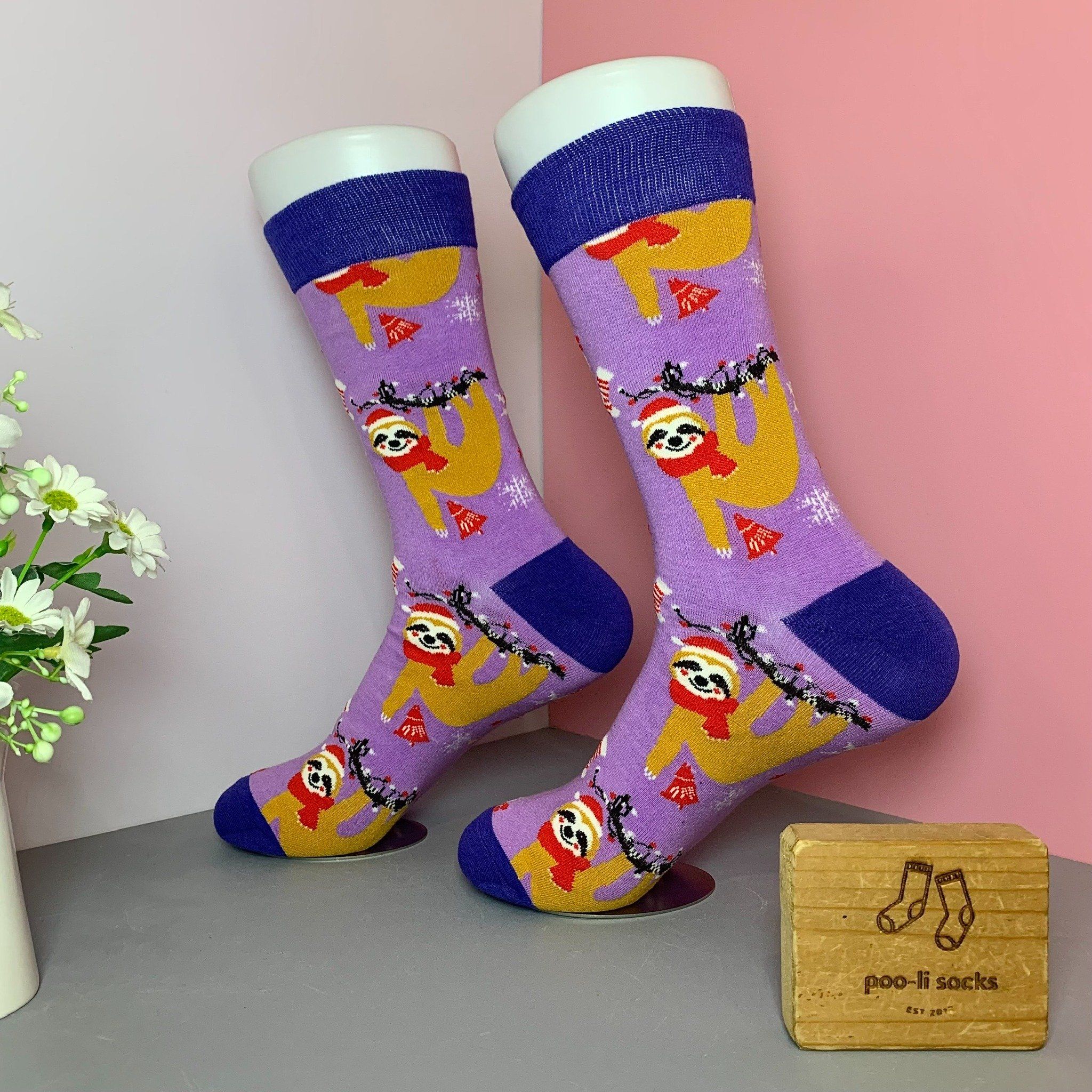 Vớ dài tím hoạ tiết con lười