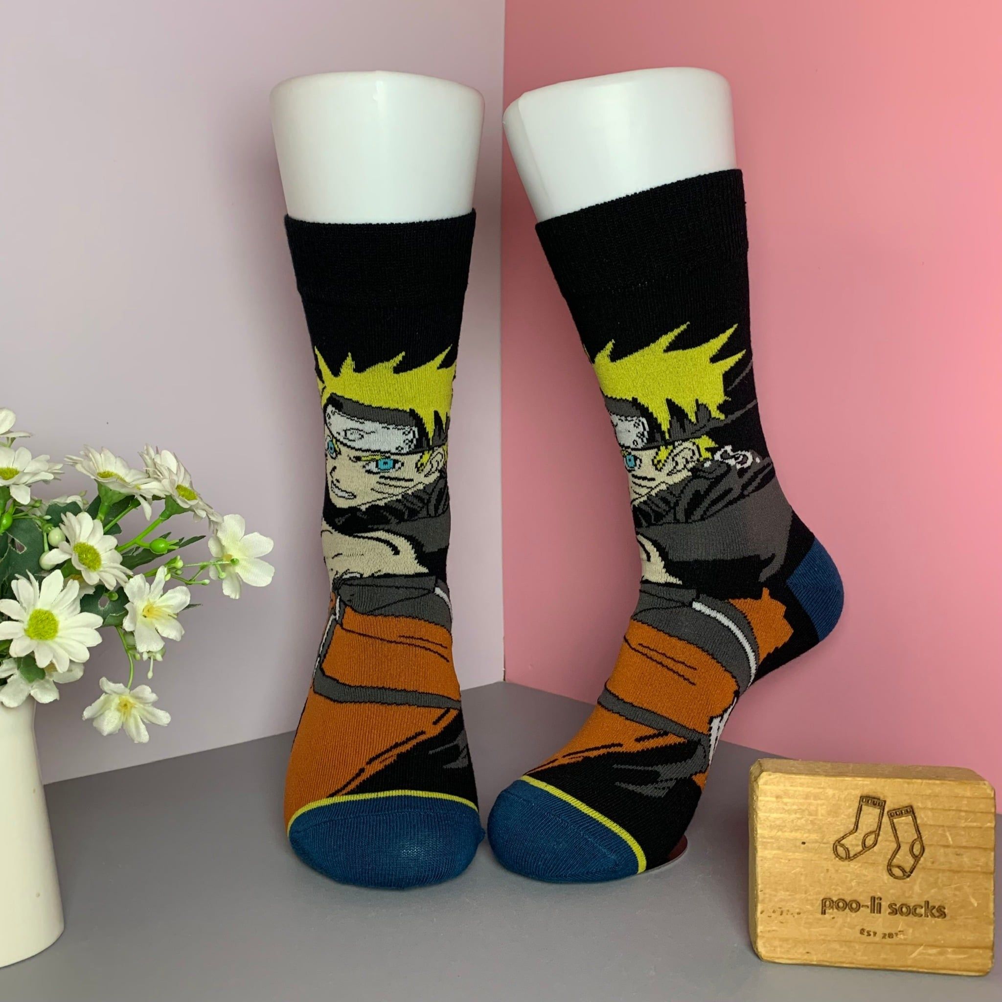 Vớ dài hoạ tiết Naruto cầm chuỷ thủ