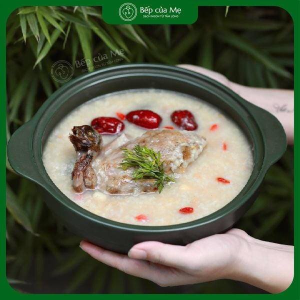  Chim bồ câu hầm Sâm + táo đỏ Hàn Quốc 