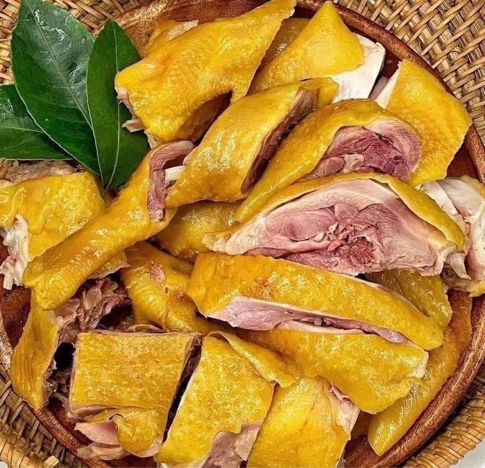  Gà ri ủ muối hấp hoa tiêu - Con 1,2 - 1,3kg 