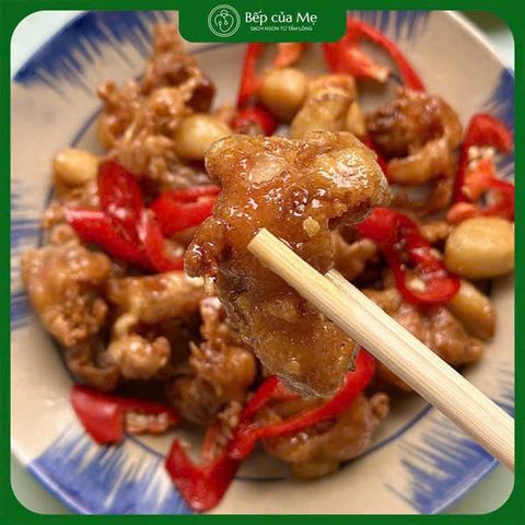  Chân gà rút xương chiên mắm 