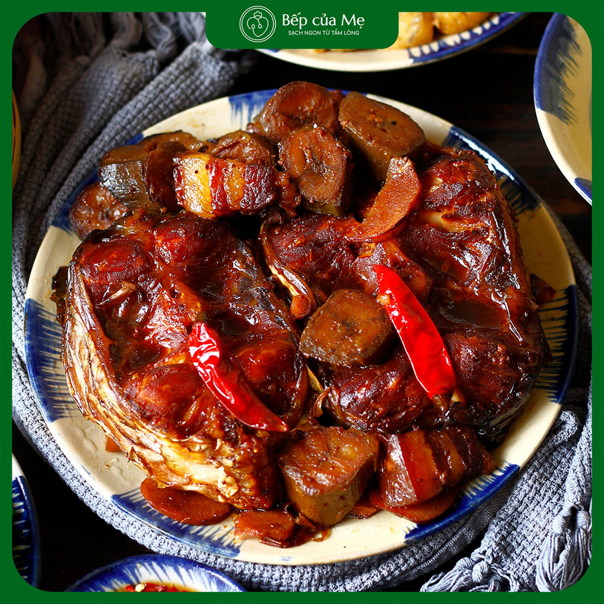  Cá trắm kho chuối 