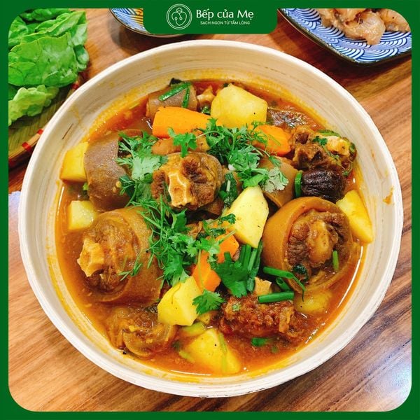  Đuôi bò sốt vang ( hộp nhỏ) 