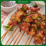 Thịt cổ lợn xiên lá mắc mật 