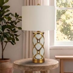 Đèn bàn chụp vải trắng, thân đá kim loại DB-324