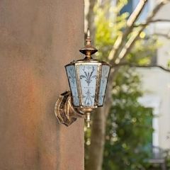 Đèn gắn tường ngoài trời giá rẻ, thiết kế cổ điển VNT-585