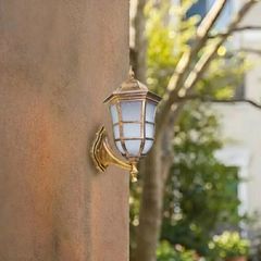 Đèn gắn tường ngoài trời giá rẻ, thiết kế cổ điển VNT-617