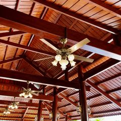 Quạt trần đèn, 5 cánh kim loại, thiết kế chao đá cổ điển QT-179