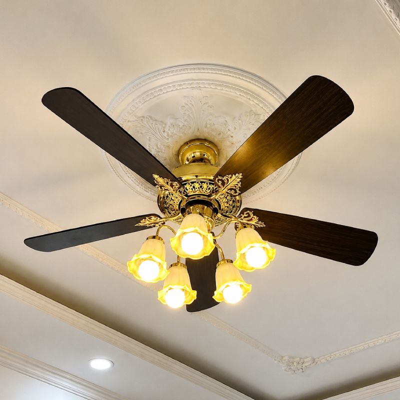 Quạt trần đèn thiết kế 5 cánh gỗ phong cách cổ điển QT-231