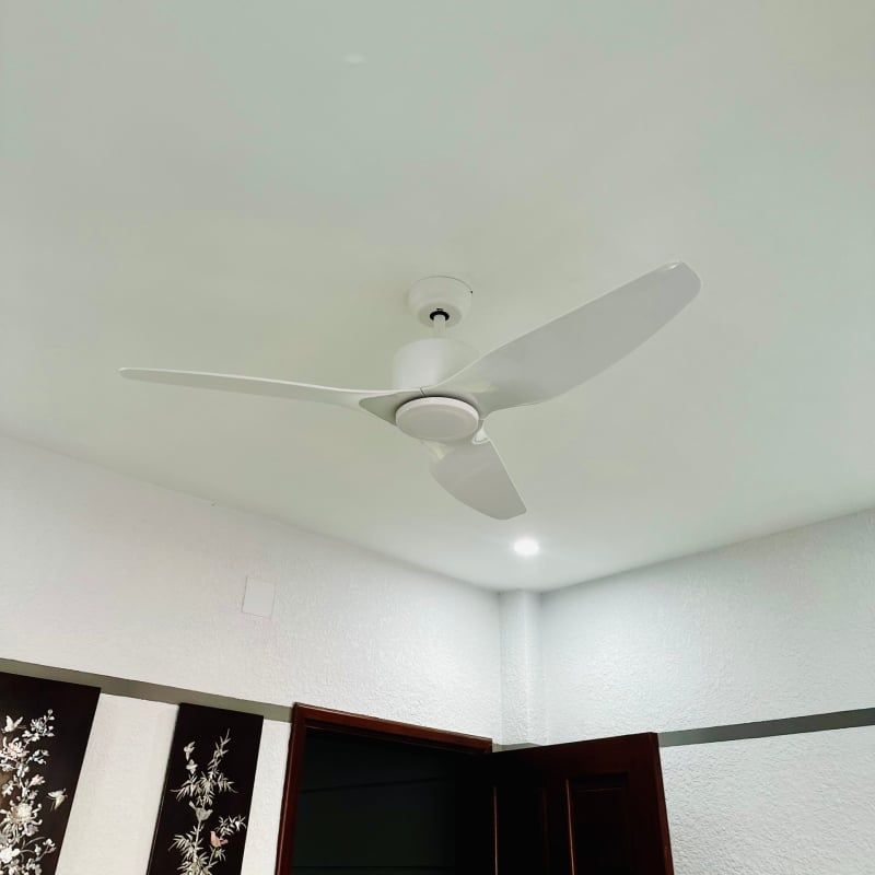 Quạt trần thiết kế 3 cánh màu trắng tối giản, hiện đại QT-109
