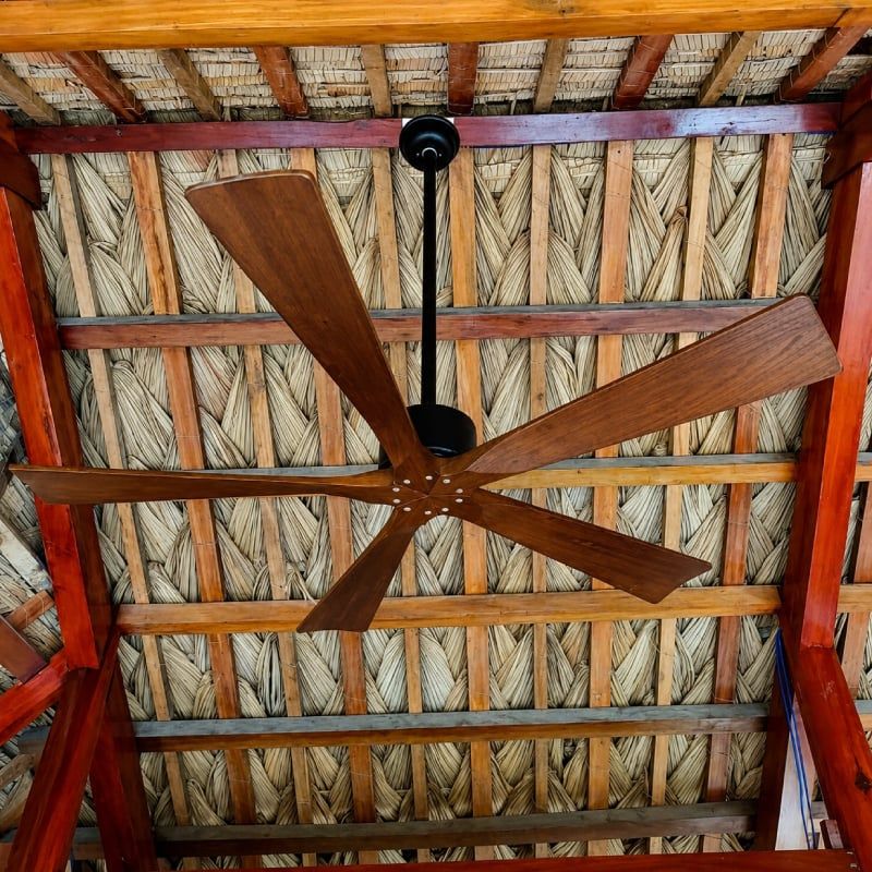 Quạt trần thiết kế 5 cánh gỗ phong cách cổ điển QT-219