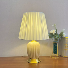 Đèn bàn thân sứ, thiết kế đơn giản phong cách Bắc Âu DB-702