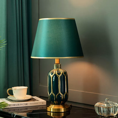 Đèn bàn thân sứ phong cách Châu Âu DB-703
